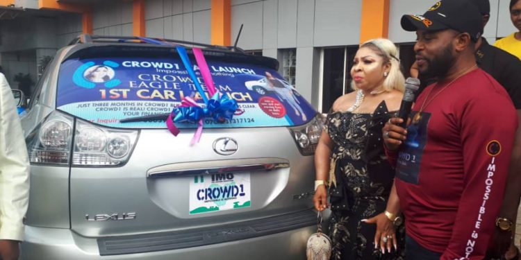 Crowd 1: I got new car within 3 months of joining-female pastor