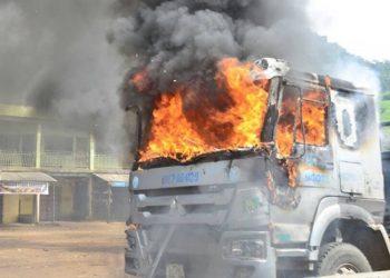 Dangote truck set ablaze for killing  barrow pusher in Anambra