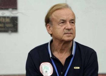 Hammer dangles on Gernot Rohr