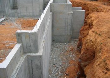 Jubilation as Ugwuanyi lays  foundation for abandoned  Enugu-Ezike Hospital