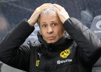Borussia Dortmund sack coach Lucien Favre
