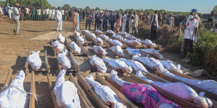 Borno killings: Again, Senate asks Buhari to sack service chiefs