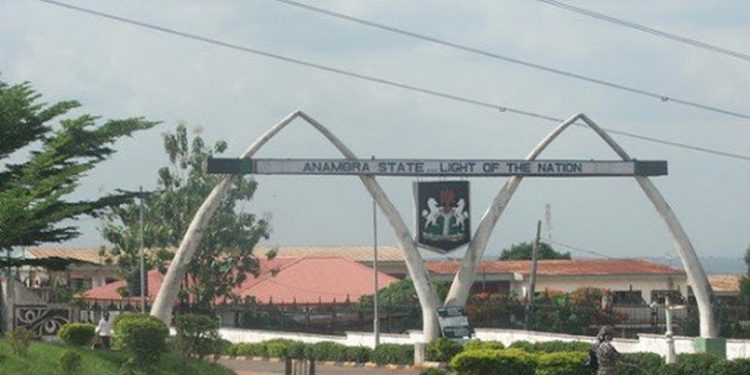 Ndiowu community storm Awka govt house, protests imposition of leaders
