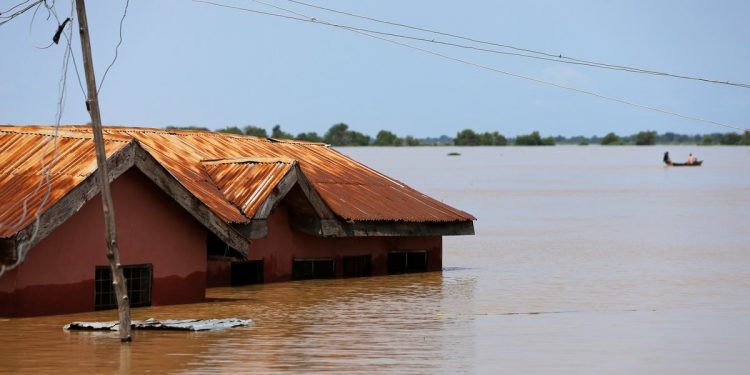 Flooding: NEMA distributes relief materials to Rivers communities
