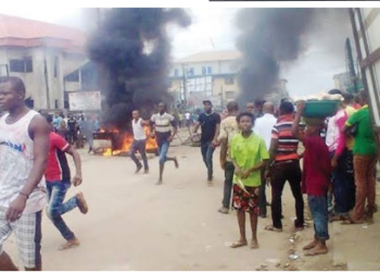 Mob sets suspected robbers ablaze in Delta
