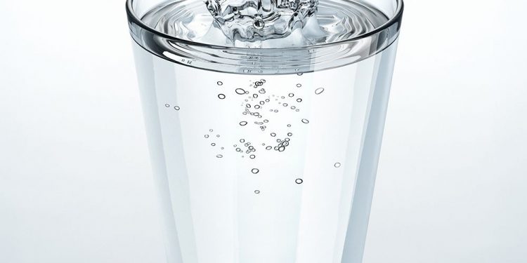 7 health benefits of morning water therapy