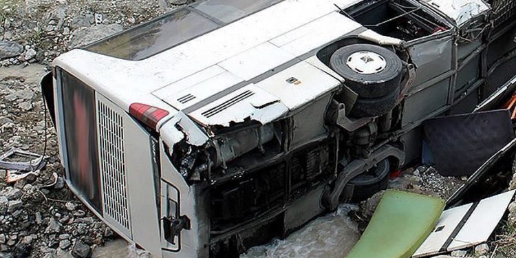 2 escape death in Anambra as bus crashes