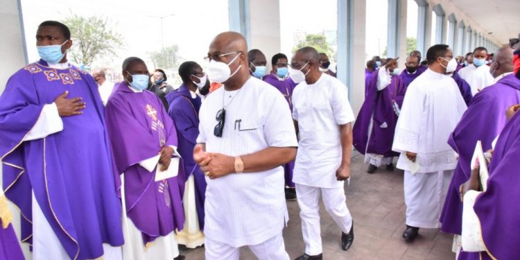Imo govt house chaplain  buried amidst eulogies