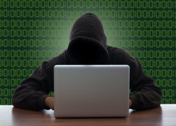 10 suspected Yahoo boys held in Lagos