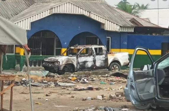 Hoodlums attack police station in  Ebonyi, set ablaze four patrol vehicles