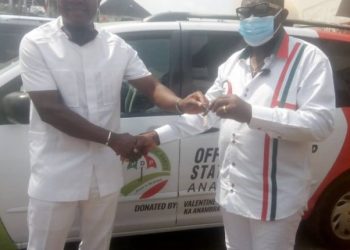 PDP governorship aspirant donates eight campaign  vehicles to Anambra party officials