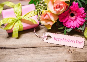 2021 Mother’s Sunday celebration: News Echo Publisher doles out gift items to women