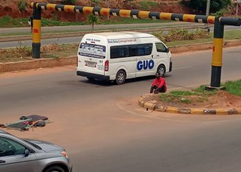Bizarre as man occupy Aroma express way, Onitsha-Enugu road