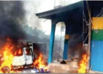 Two more police stations set ablaze in Imo, as police repel attack