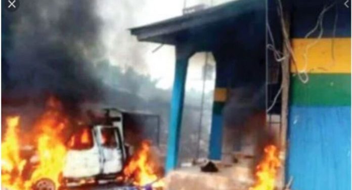 Two more police stations set ablaze in Imo, as police repel attack