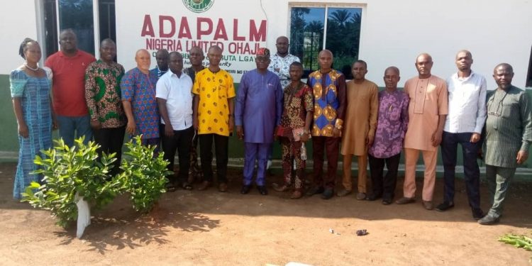 The General Manager of ADAPALM, Hon. Goddy Esom Obodo flanked by members of Editors Forum, Imo State when the latter paid him courtesy visit at his office last week.