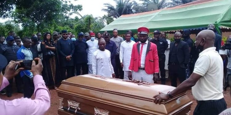 Mining pit disaster: APC youth leader laid to rest amidst tears, wife gets employment