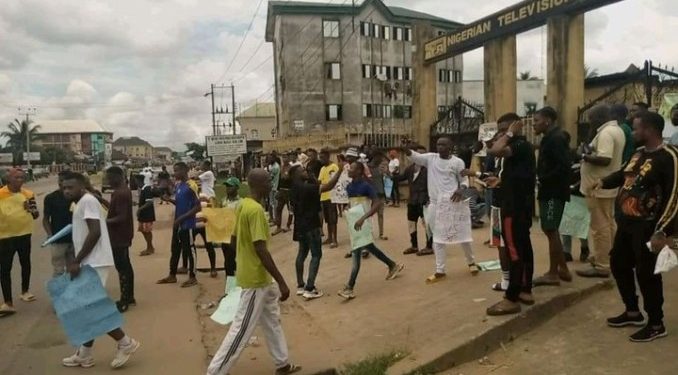 Youths, students begin campaign against extortion in Abia, Imo roads