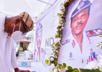 Ndubuisi Kanu: Tension as wife’s suit threatens burial