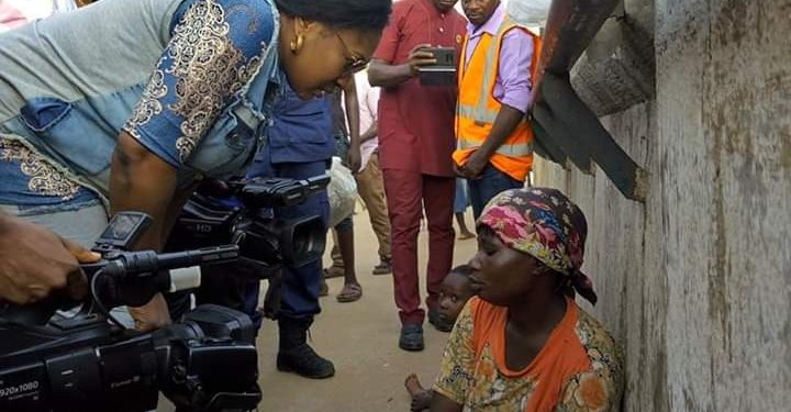 Who will wean South East of this beggars-breast