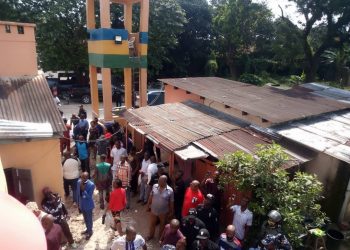 Aba residents build ultramodern headquarters for police