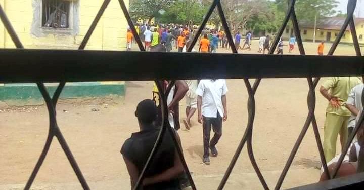 10 killed, 252 inmates escape in Jos prison attack – NCoS