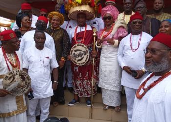 Pa Pius Kalu Okoro’s burial turns carnival as Ebubemba Ikeduru, Chief Odi-uko na-mba storm scene in grandiose opulence