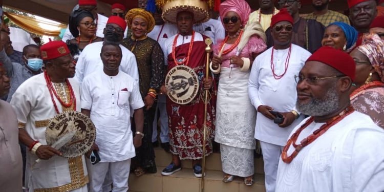 Pa Pius Kalu Okoro’s burial turns carnival as Ebubemba Ikeduru, Chief Odi-uko na-mba storm scene in grandiose opulence