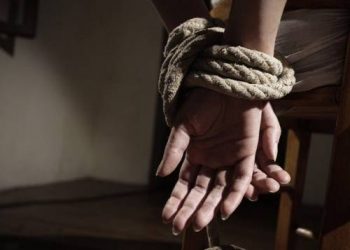 Abducted Trader In Ondo Kills Kidnappers Who Fell Asleep, Recovers Police Rifles From Them