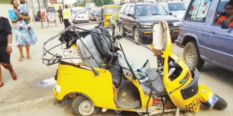 Tragedy as tricycle driver crushed to death, 3 injured in Anambra