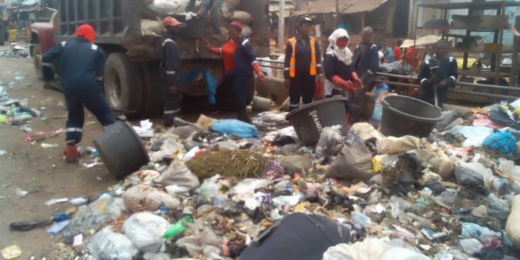 Governor Soludo begins monitoring, supervision of cleaning up of Onitsha communities