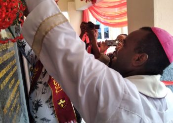 Owerri Archbishop lauds Holy Ghost College Set 91 for constructing ultra modern kitchen