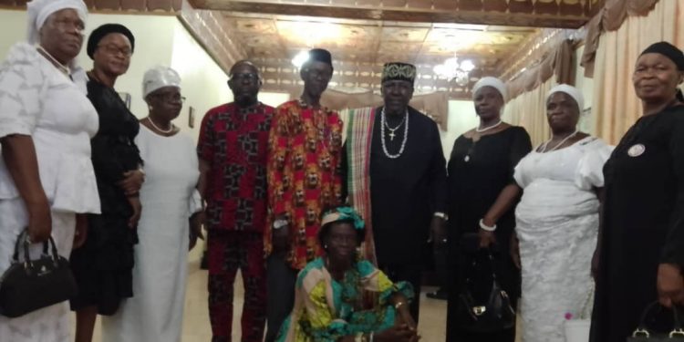 Widows of late monarchs receive N1 million burial rites from Chairman, Imo Traditional Rulers