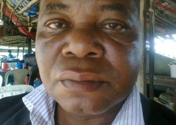 Former NLC treasurer Nzenwata, receives medal over humanitarian service