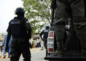 2 dead Anambra Police rescue suspects from mob action, recover arms, vehicles