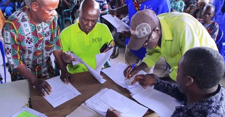 Former Adapalm workers receive over N500 million severance benefits, salaries from Roche Agric