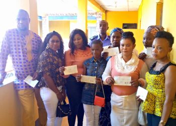 Police present N21m cheque to family of deceased officers in Abia