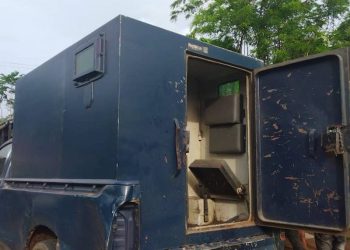 Bank staffs, armed robber die in Abia as hoodlums attack billion van, steal cash