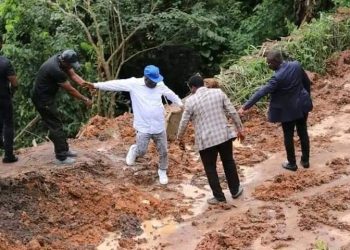 Umahi solicits FG’s assistance to tackle Afikpo South’s landslide