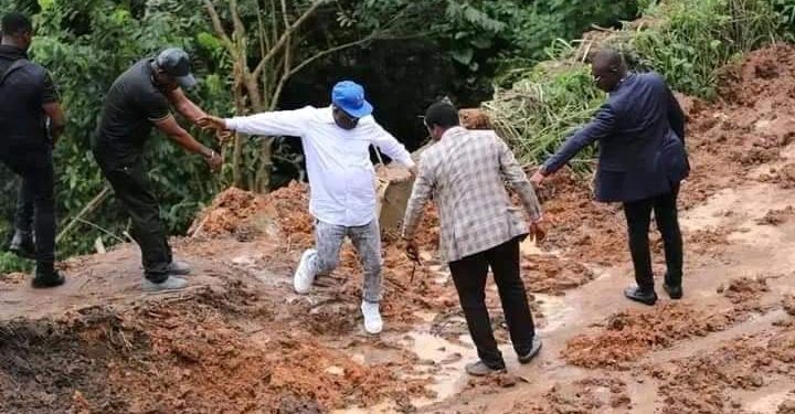 Umahi solicits FG’s assistance to tackle Afikpo South’s landslide