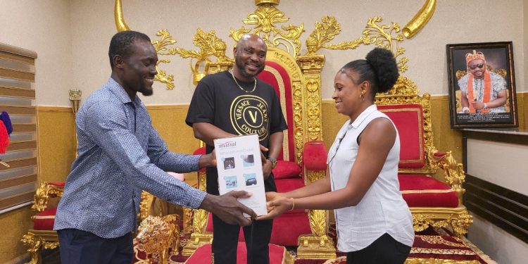 Ebubemba Ikeduru empowers youths, women of Umueziogwu Uzoagba with sewing machines, money, others