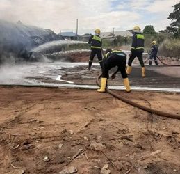 2 arrested, as irate youths attack Fire Fighters on rescue mission in Onitsha