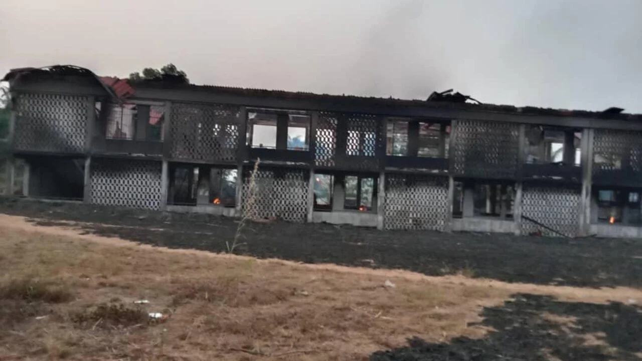 Gunmen attacks Secretariat in Anambra, 4 dead, one beheaded