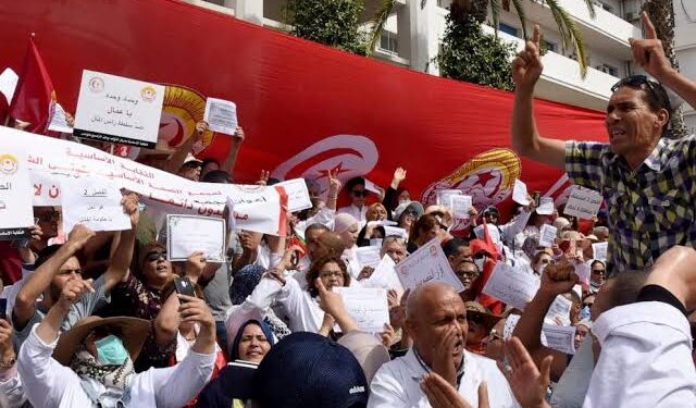 A World of Debt: 3.3 B People Live in Countries with huge Spending on Debt Service