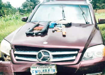 Anambra Police recovers guns, Mercedes SUV after chasing suspected kidnappers