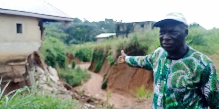 Gully erosion swallows 3 houses, threatens more buildings in Aba