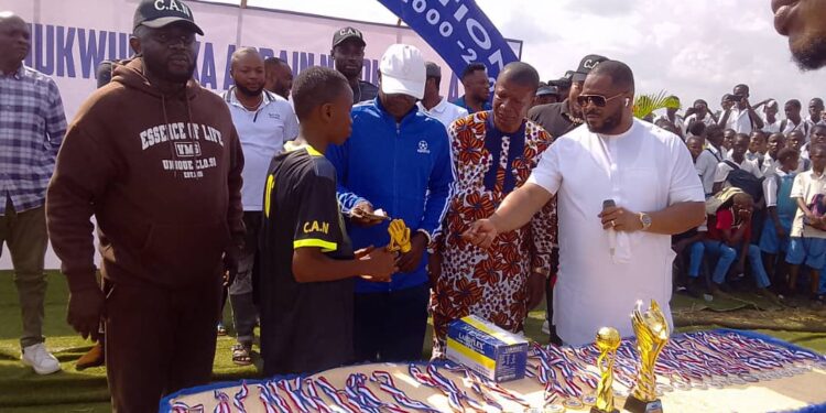 Govt College Old Boys Association holds Mentorship Conference for students, doles out Cash prizes.