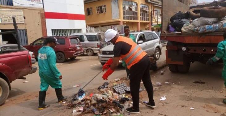 30 street hawkers arrested, 100 shops shutdown over environmental offences in Anambra