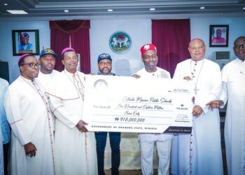 Soludo gifts cheque worth 1.524billion to Anambra mission schools to improve education