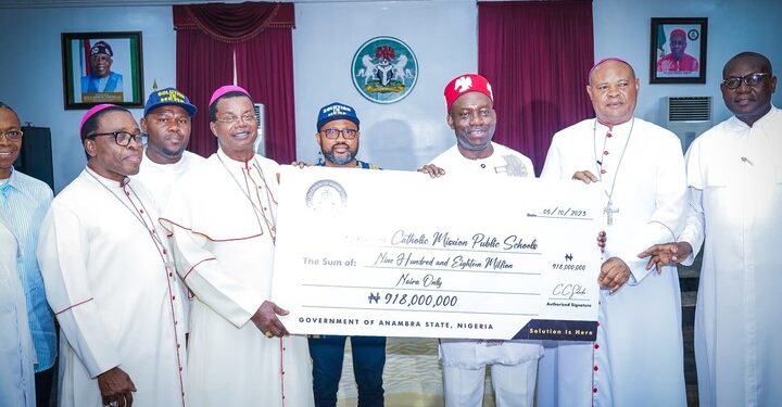 Soludo gifts cheque worth 1.524billion to Anambra mission schools to improve education